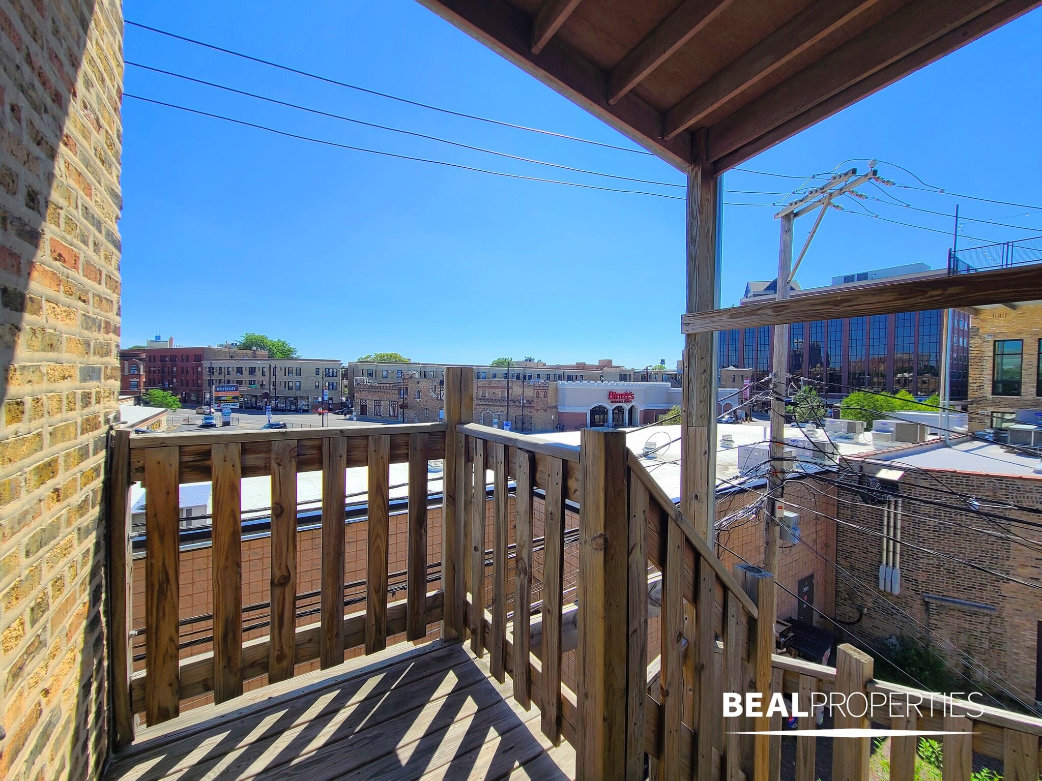 Building Photo - 723 W Barry Ave