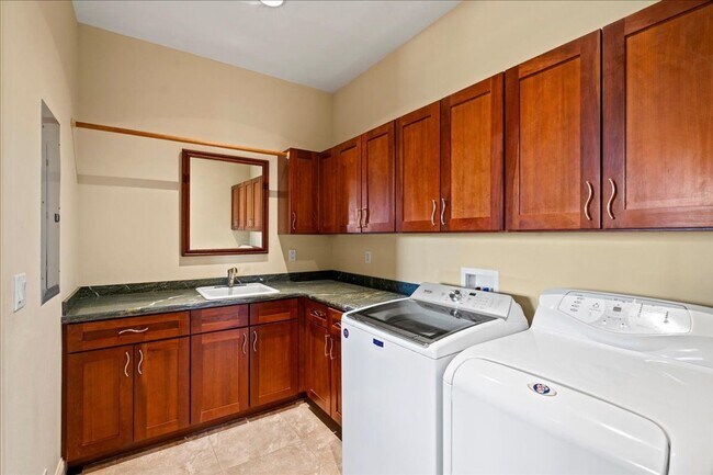 Building Photo - Kaanapali Golf Estates Luxury