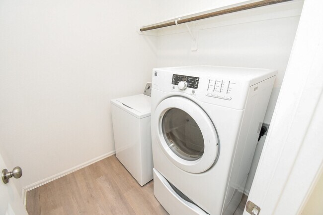 Building Photo - 18979 Buckley Oak Dr