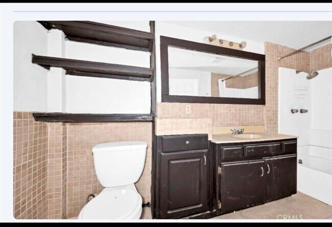 Building Photo - 82481 Valencia Ave