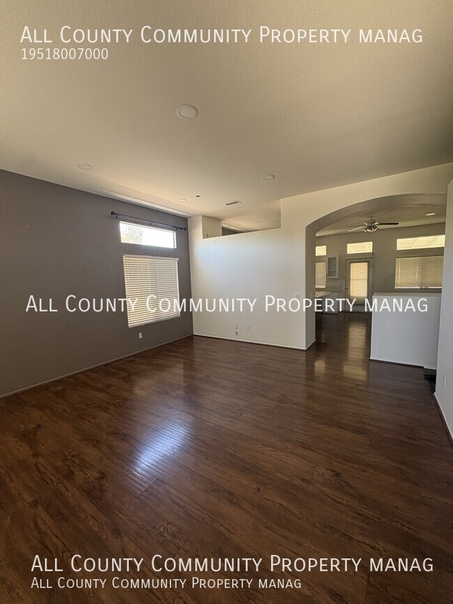 Building Photo - 39560 Bonaire Way