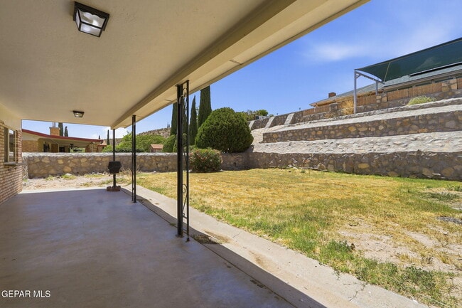 Building Photo - 3329 Old Spanish Trail