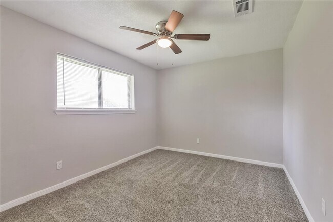 Building Photo - 23102 Wintergate Dr