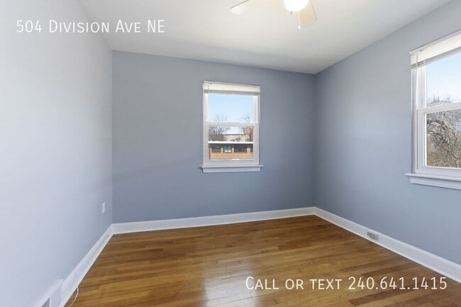 Building Photo - 504 Division Ave NE