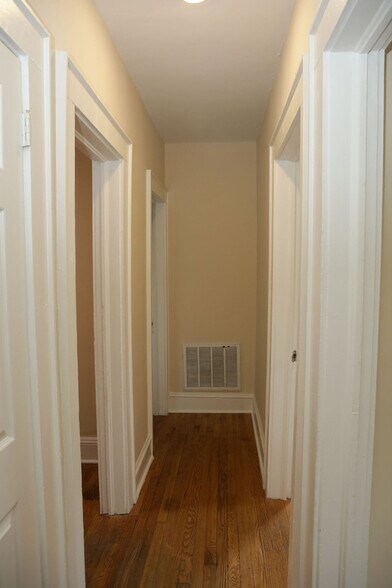 Building Photo - 603 Mayflower Dr