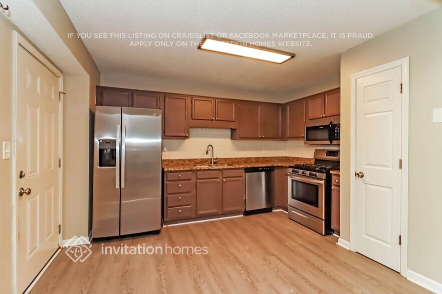 Building Photo - 1965 Sandcreek Dr SW