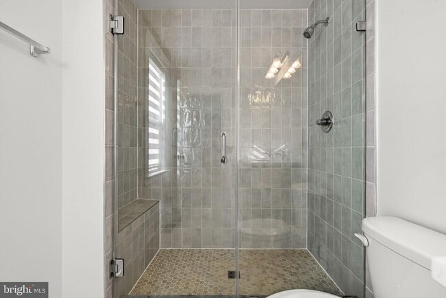 Building Photo - 513 Parkland Dr