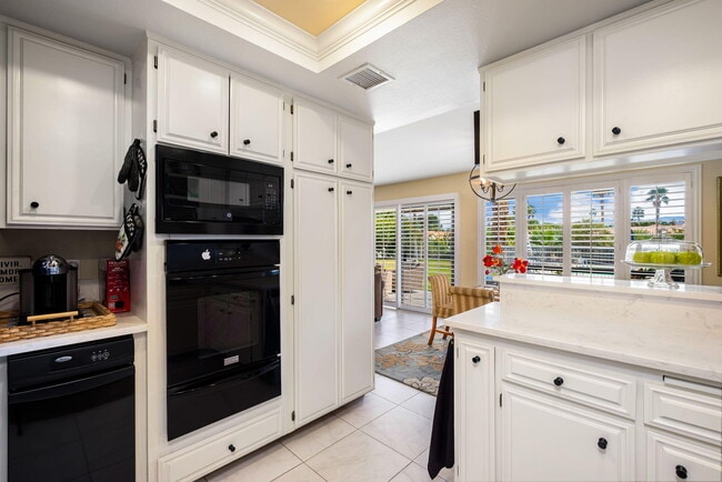 Building Photo - 79021 Bayside Ct