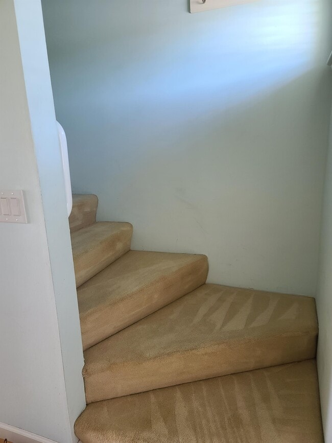 Building Photo - 1728 Edwards Dr