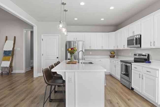 Building Photo - 1049 Stella Rd