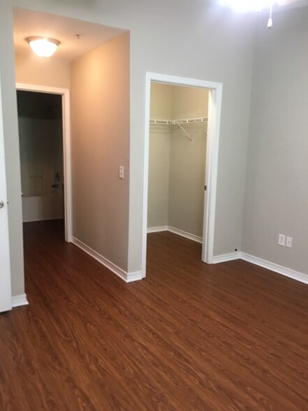 Building Photo - 4672 Crossing Ct