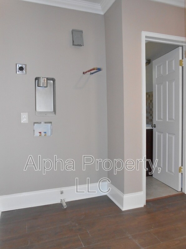 Building Photo - 22 Ridgeway Dr