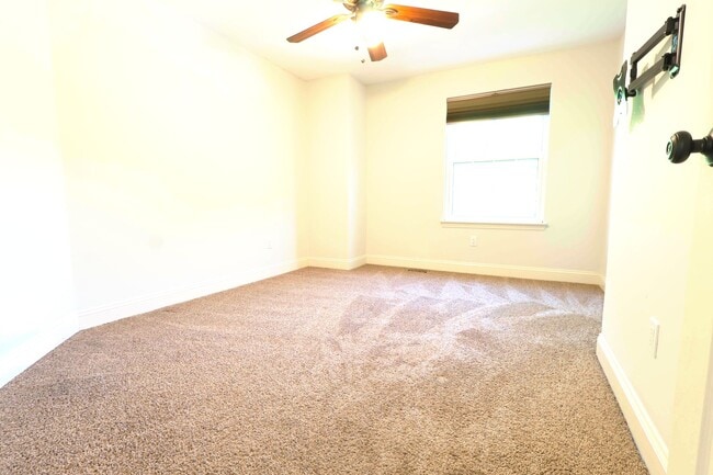 Building Photo - 5 Bed 3.5 Bath Chesterfield Charmer