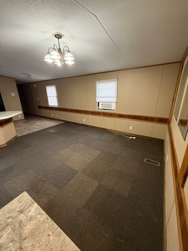 Building Photo - Mobile Home For Rent