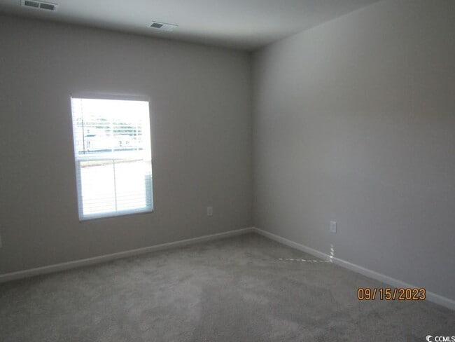Building Photo - 905 Vernal Pl
