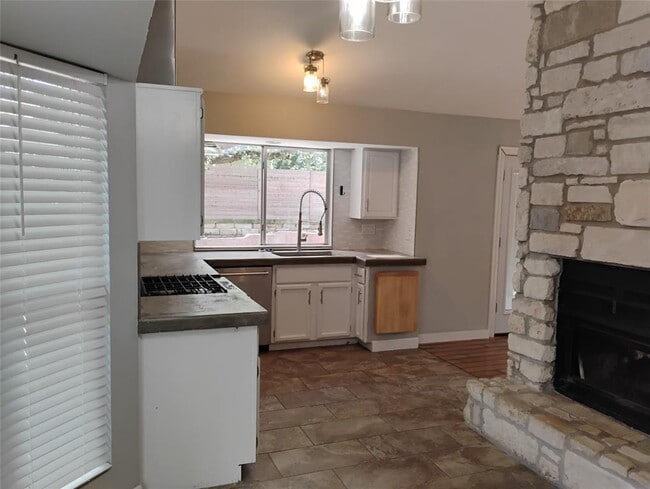 Building Photo - 2018 Ramona Cir
