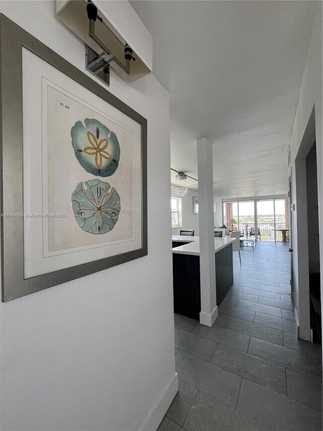 Building Photo - 1750 NE 191st St