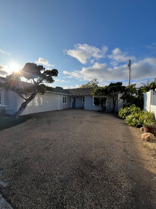 Primary Photo - RARELY AVAILABLE! STUNNING 3BD/2BA ON CORO...