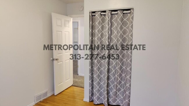 Building Photo - 6973 Chirrewa St