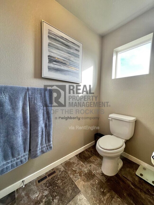 Building Photo - 2109 Bock St