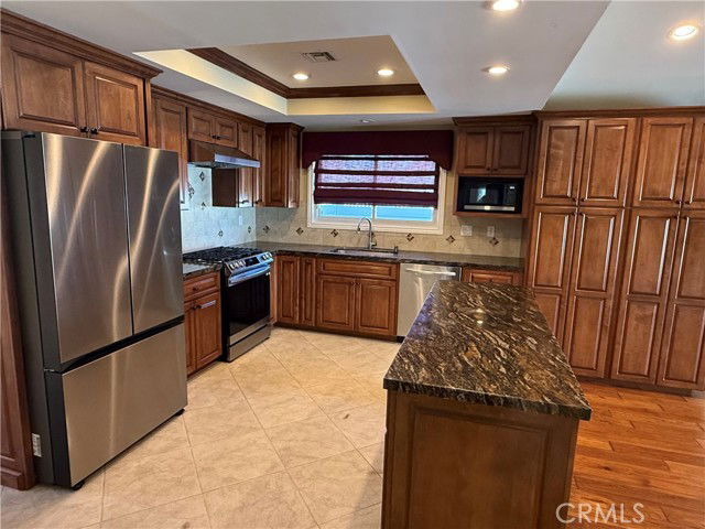 Building Photo - 20002 Tomlee Ave