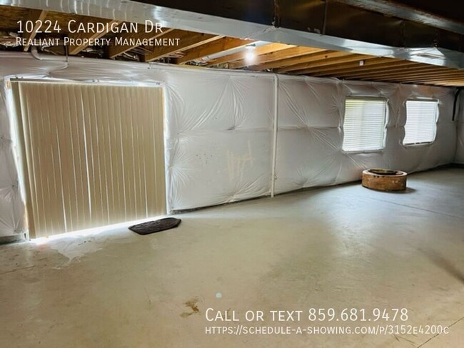 Building Photo - 10224 Cardigan Dr