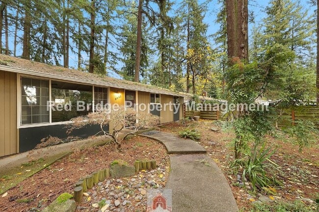 Building Photo - 5695 SW Washington Ct