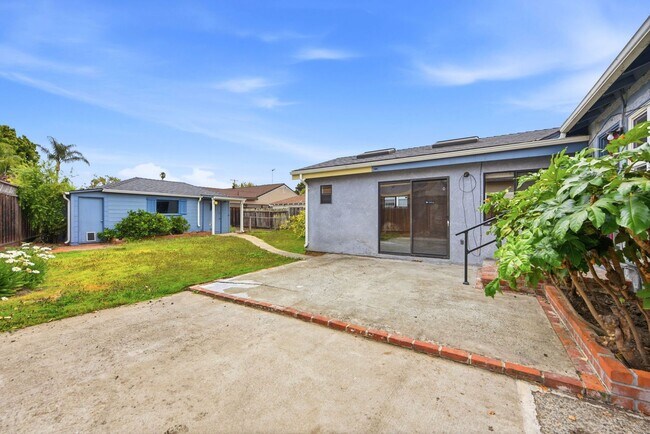 Building Photo - Charming single level family home located in sought after San Lorenzo Village.