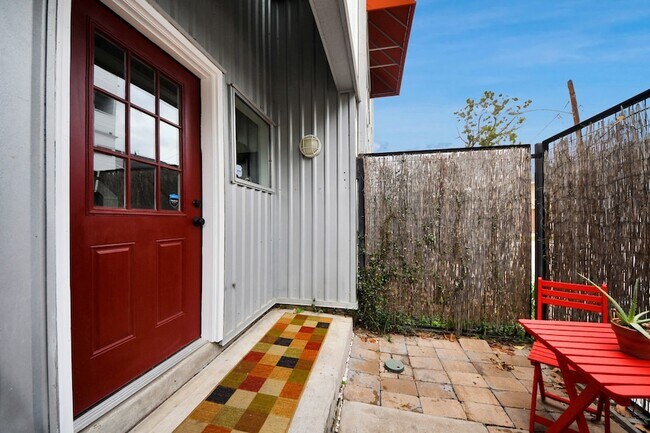 Building Photo - 1428 Bailey St