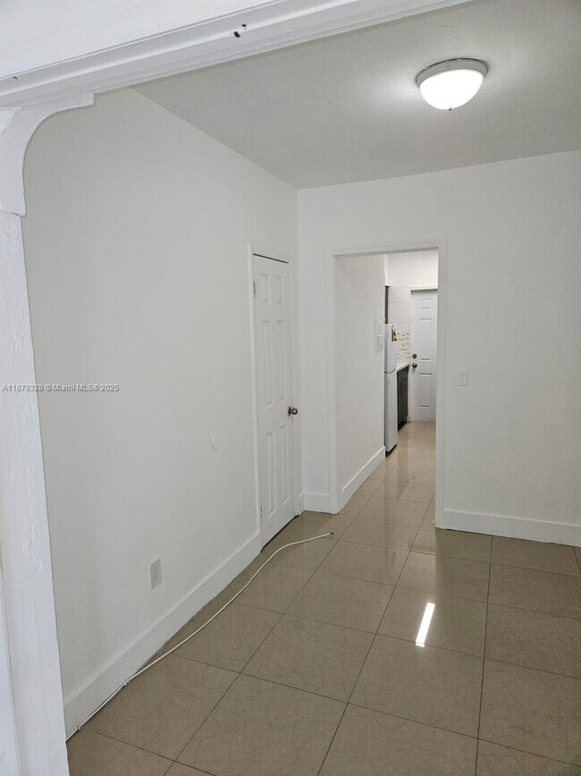 Building Photo - 1135 Euclid Ave
