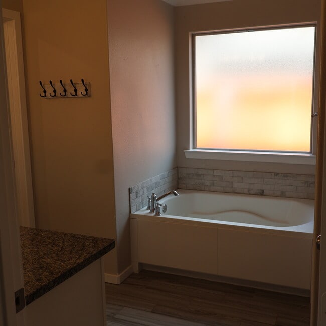 Building Photo - 6817 Rio Pl