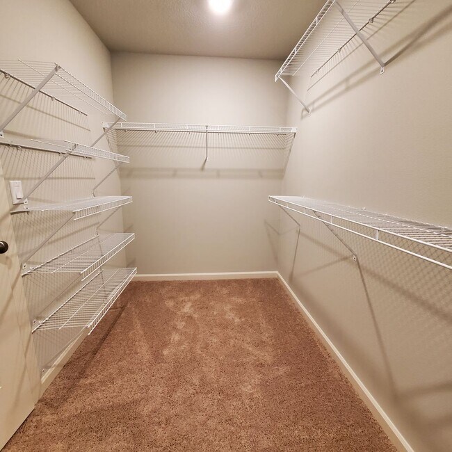 Building Photo - New 3 bedroom 2 bath home in Albany, Easy drive to Corvallis, Lebanon or I-5