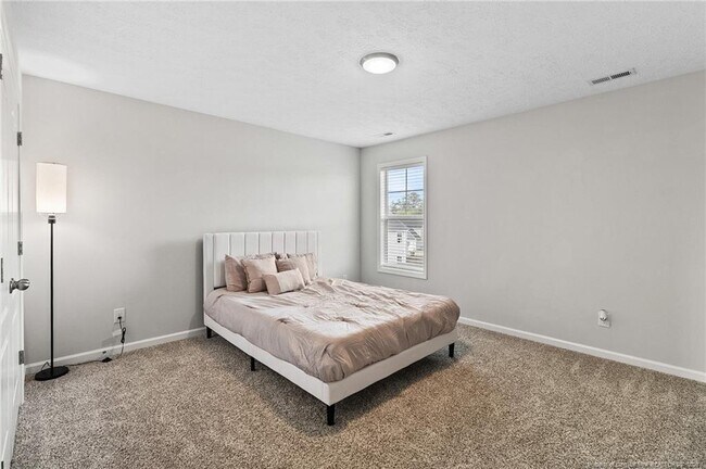 Building Photo - 516 Loom Dr