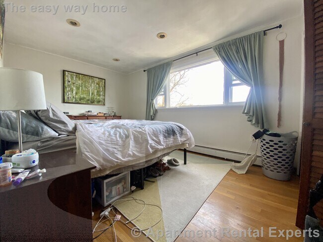 Building Photo - 87 Summer St