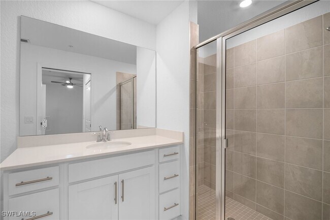 Building Photo - 15345 Grn Acrs Ave