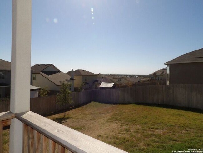 Building Photo - Beautiful and Spacious 4 Bedroom