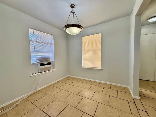 Building Photo - 2112 Tanglewood St