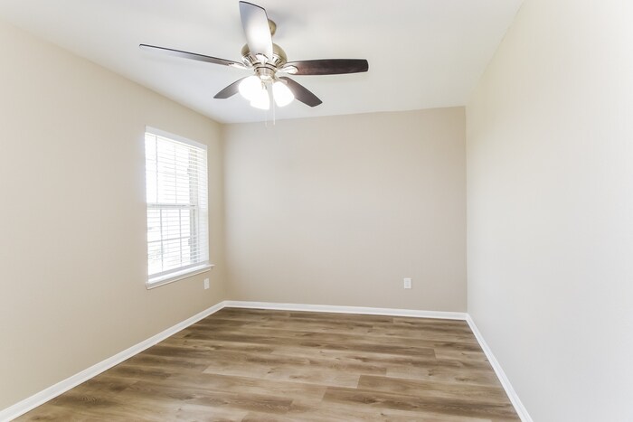 Building Photo - 251 Sea Breeze Dr
