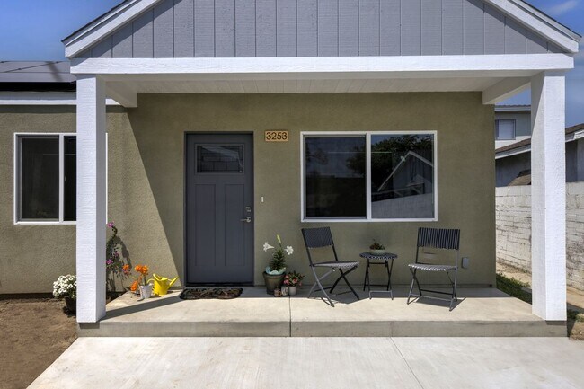 Primary Photo - 3253 Mataro St
