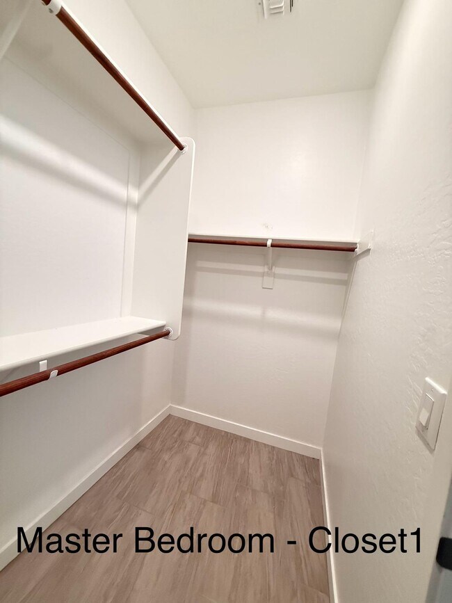 Building Photo - 6628 S Marin Dr