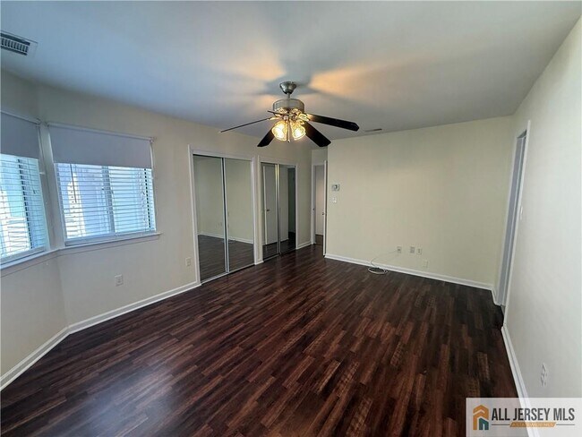 Building Photo - 1009 Schmidt Ln