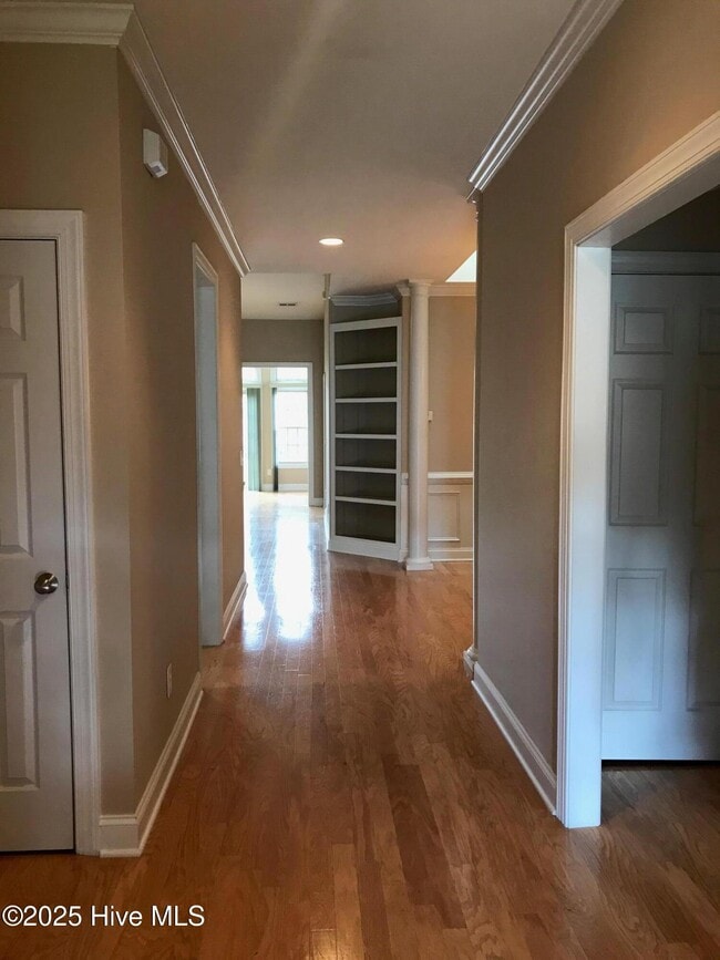 Building Photo - 3013 Braewood Ct