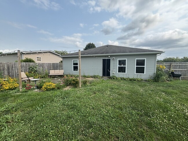 Building Photo - 55 Feather Cir