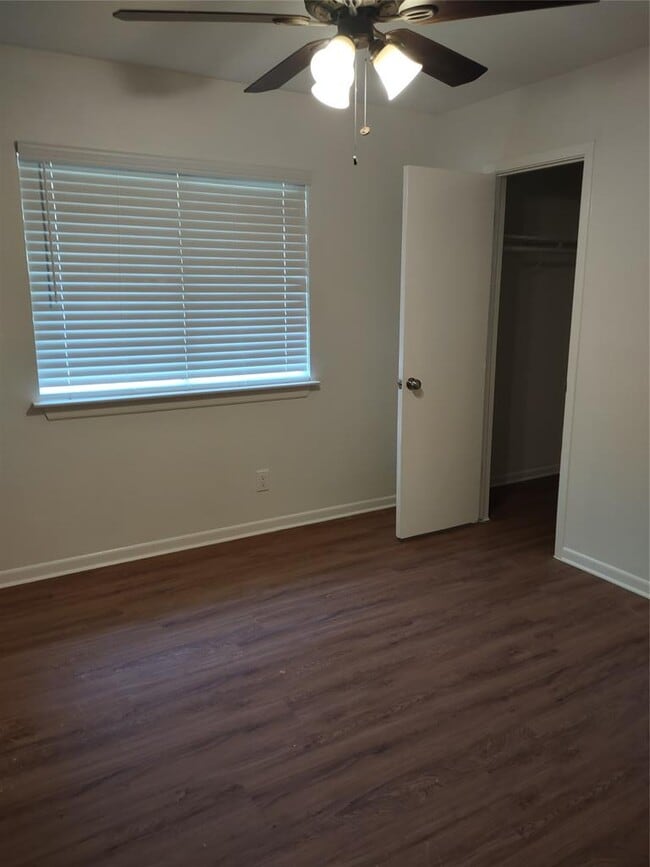 Building Photo - 5405 Brompton Cir