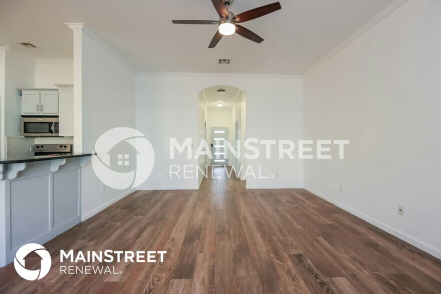 Building Photo - 9509 Apple Dr