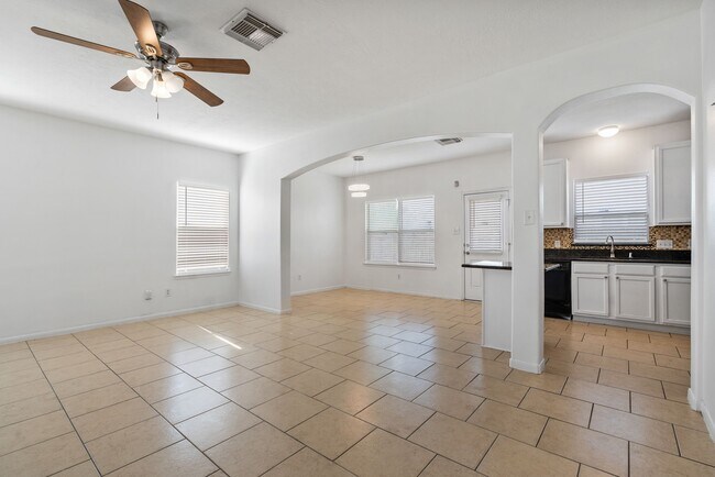 Building Photo - 5010 Kale Ct