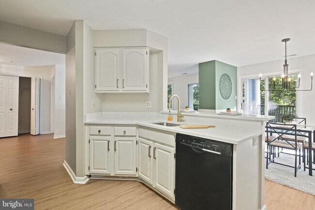 Building Photo - 5006 Dorsey Hall Dr