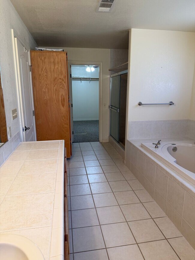 Building Photo - 38908 Millwood Dr