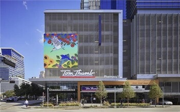 Building Photo - 2322 N Akard St