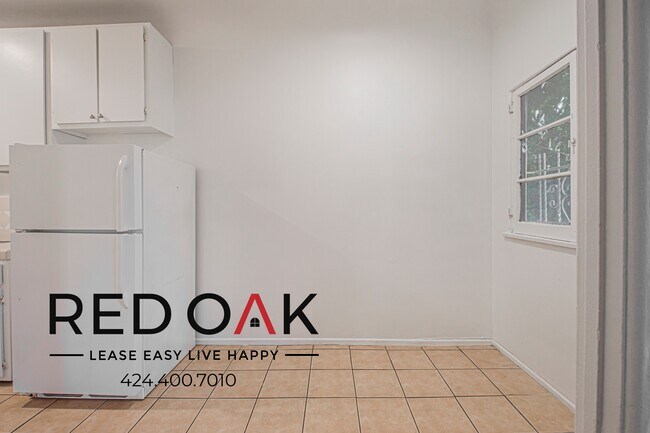 Building Photo - 706 N St Andrews Pl